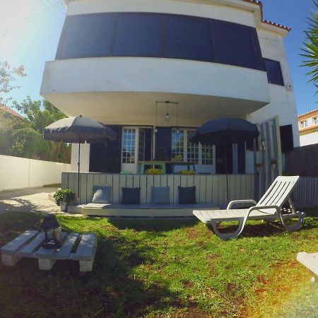 Lisbon Waves Surf Lodge Almada Bagian luar foto
