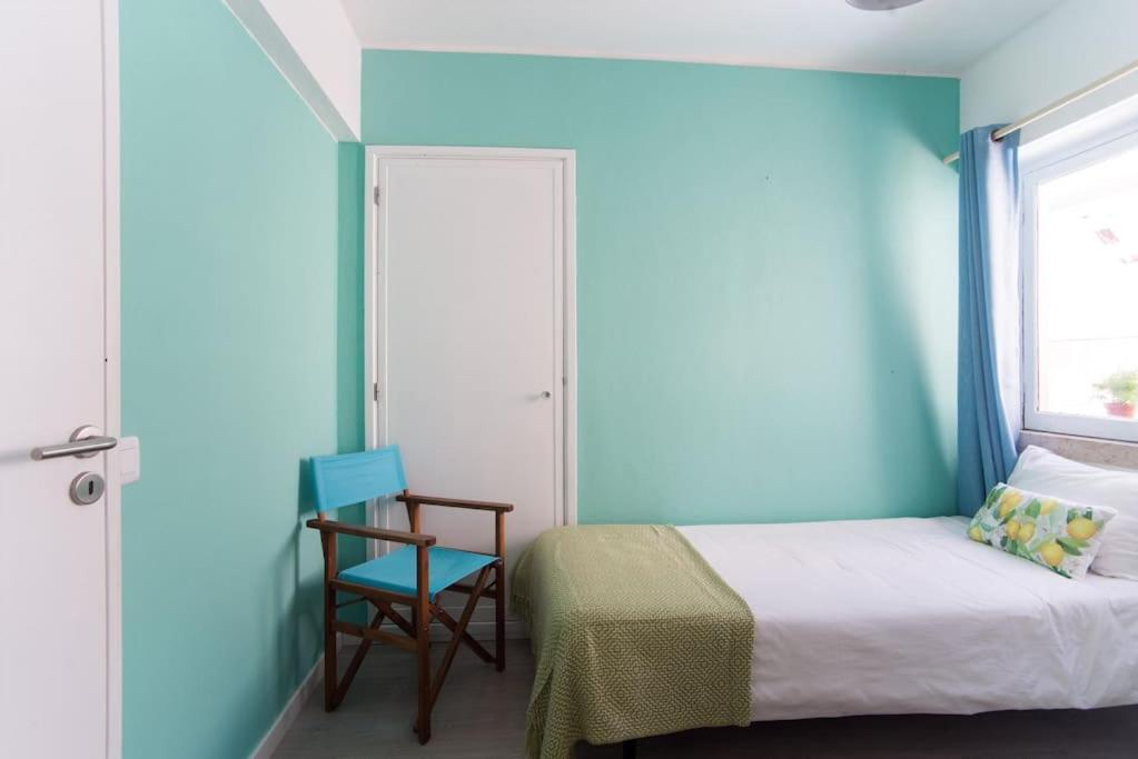 Lisbon Waves Surf Lodge Almada Bagian luar foto