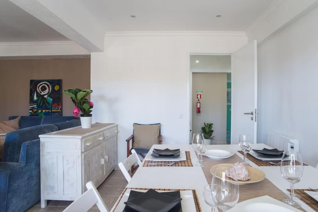 Lisbon Waves Surf Lodge Almada Bagian luar foto