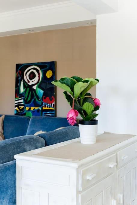 Lisbon Waves Surf Lodge Almada Bagian luar foto