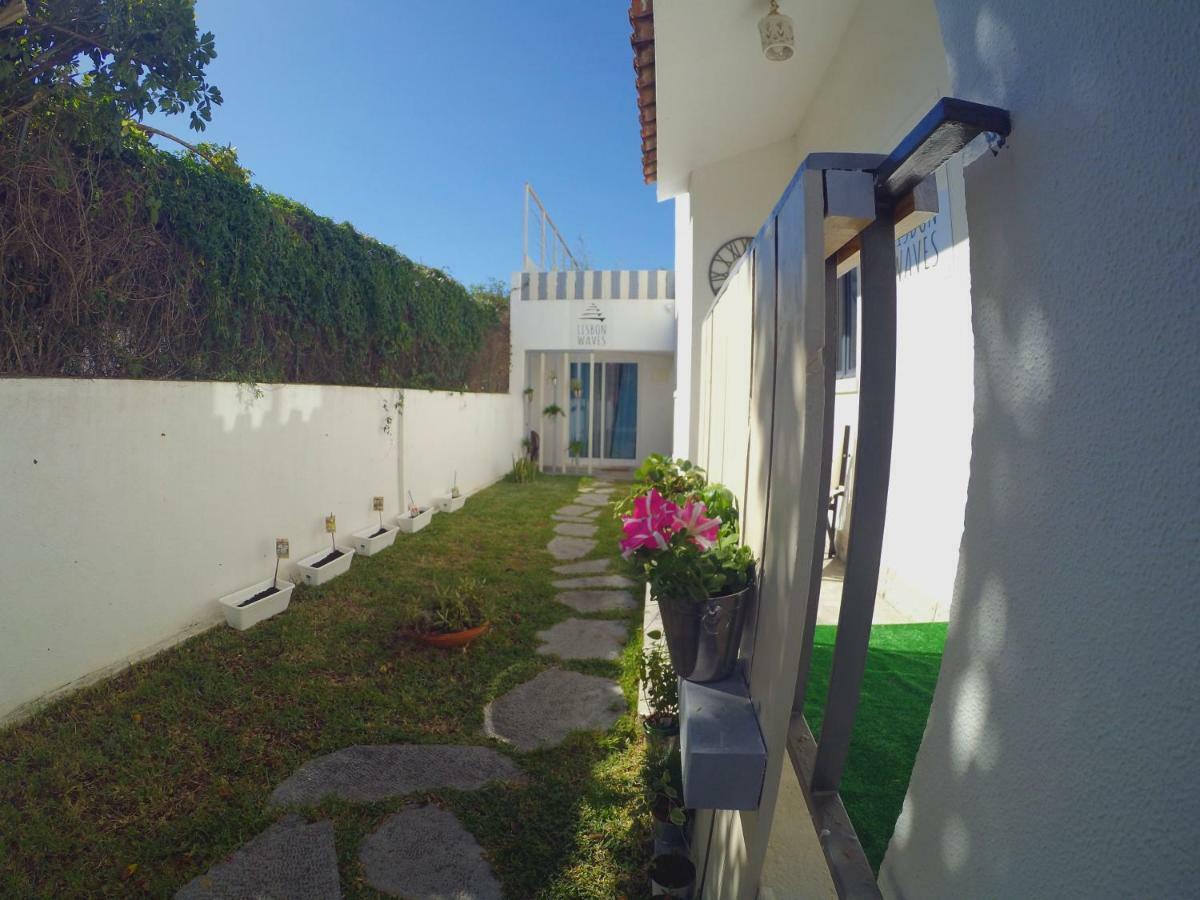 Lisbon Waves Surf Lodge Almada Bagian luar foto
