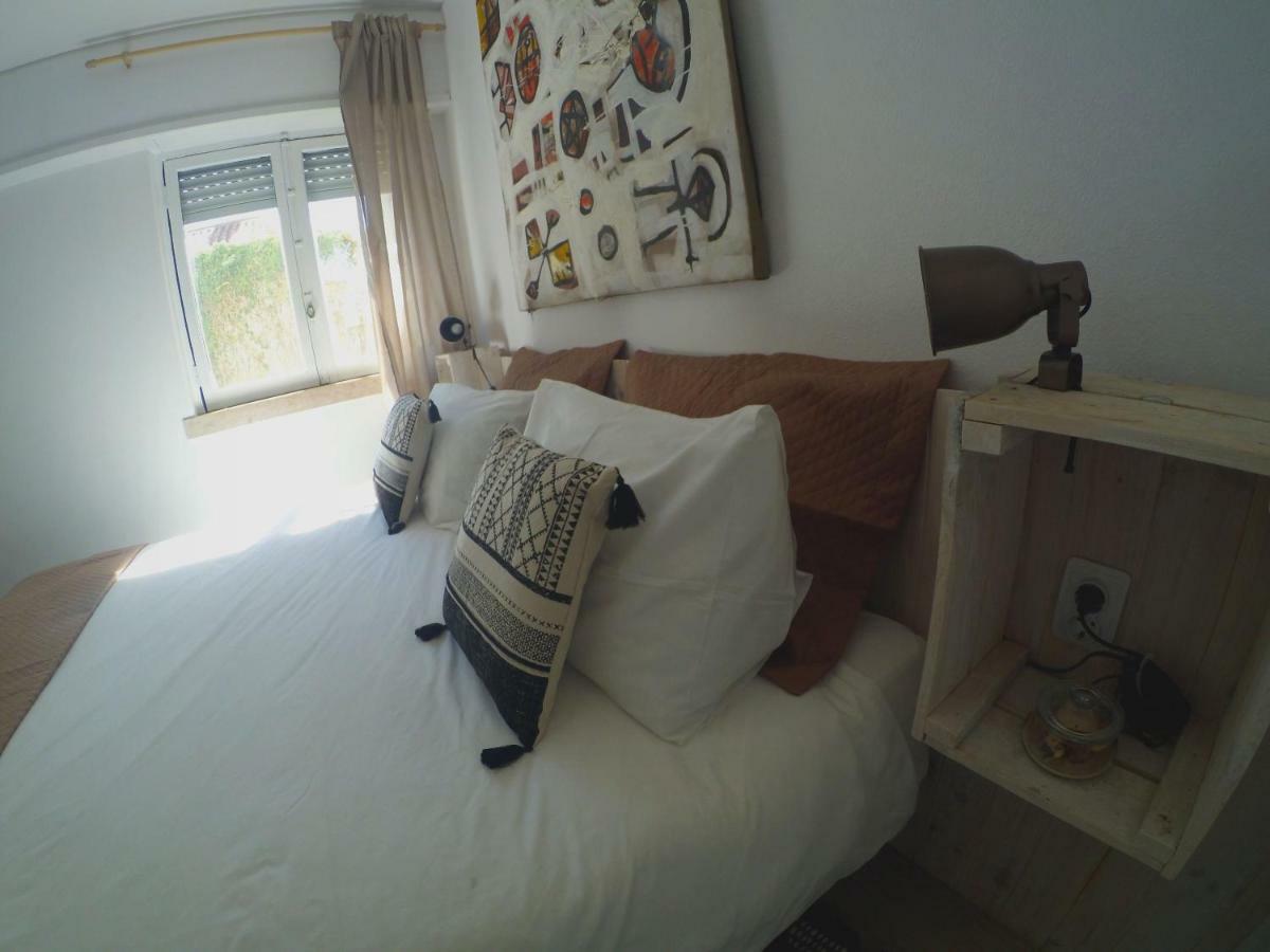 Lisbon Waves Surf Lodge Almada Bagian luar foto