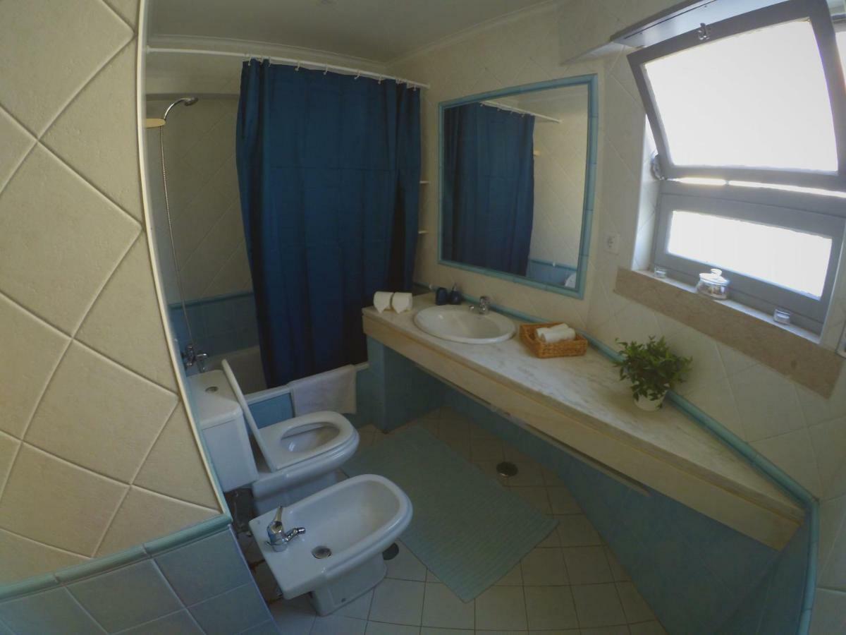 Lisbon Waves Surf Lodge Almada Bagian luar foto