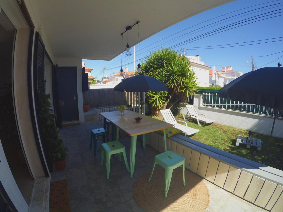 Lisbon Waves Surf Lodge Almada Bagian luar foto