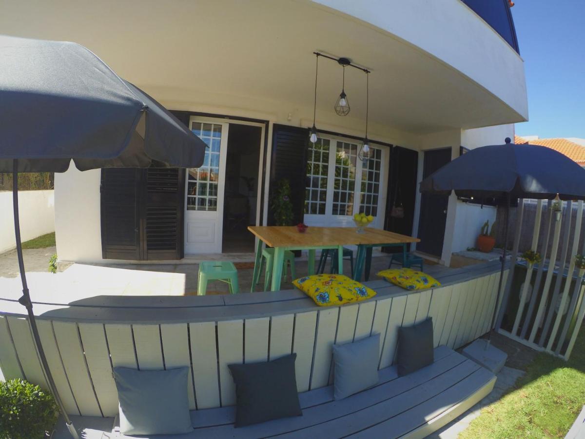 Lisbon Waves Surf Lodge Almada Bagian luar foto